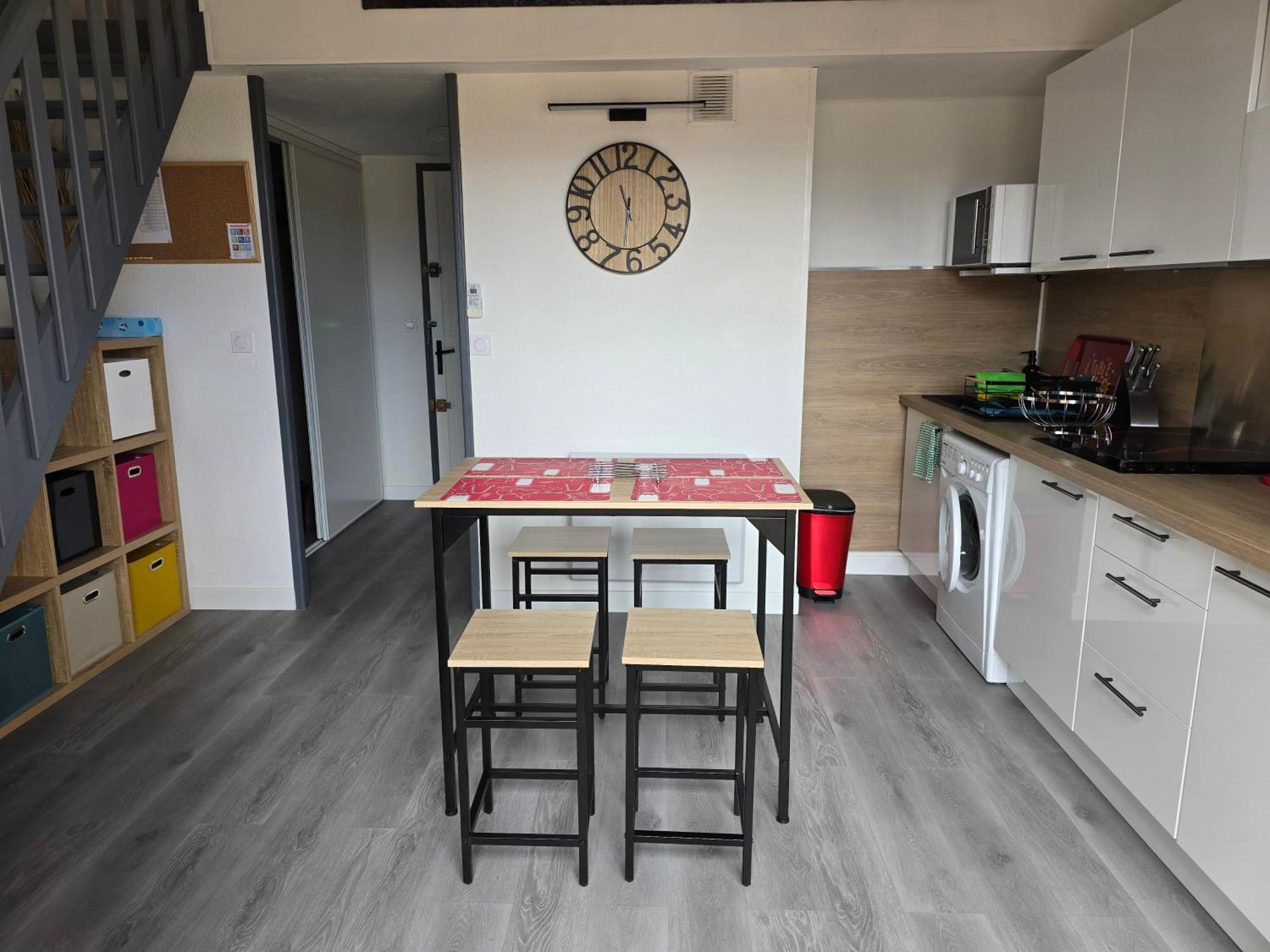Duplex De 40m2 Avec Piscine A En Roussillon Appartement *
